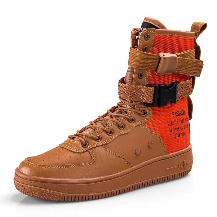 Nouveau modèle de chaussures de défilé de la Semaine de la Mode de Paris - chaussures à semelle épai