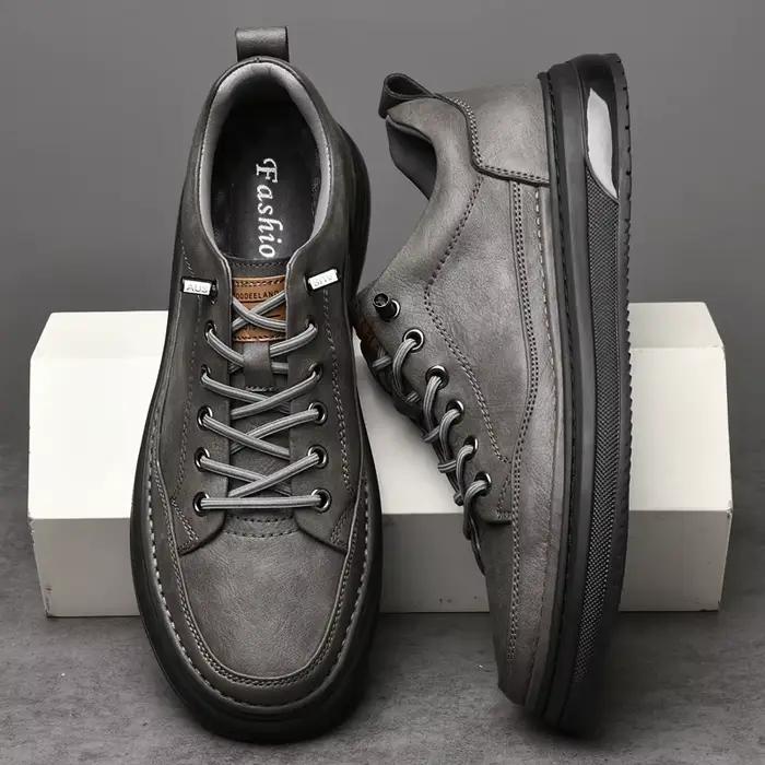 Chaussures décontractées en cuir pour hommes de marque italienne pour les déplacements en plein air