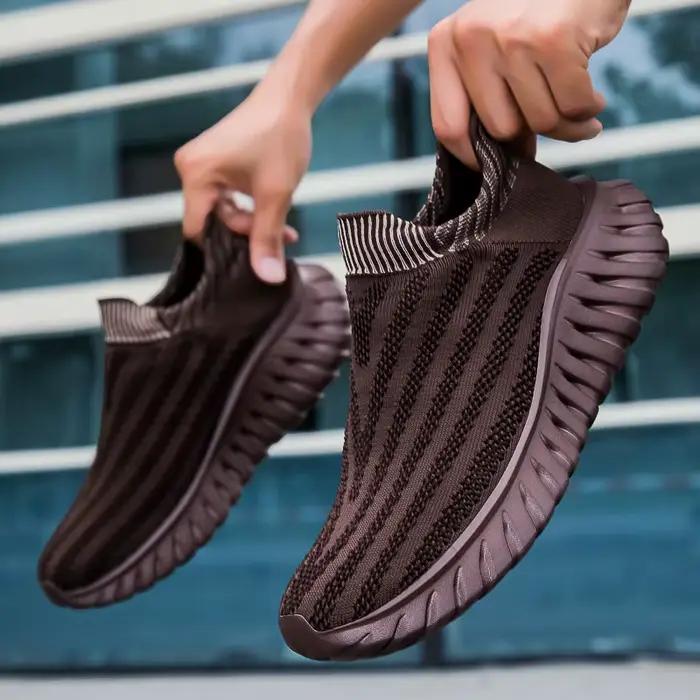 Chaussures de marche à un pied pour hommes
