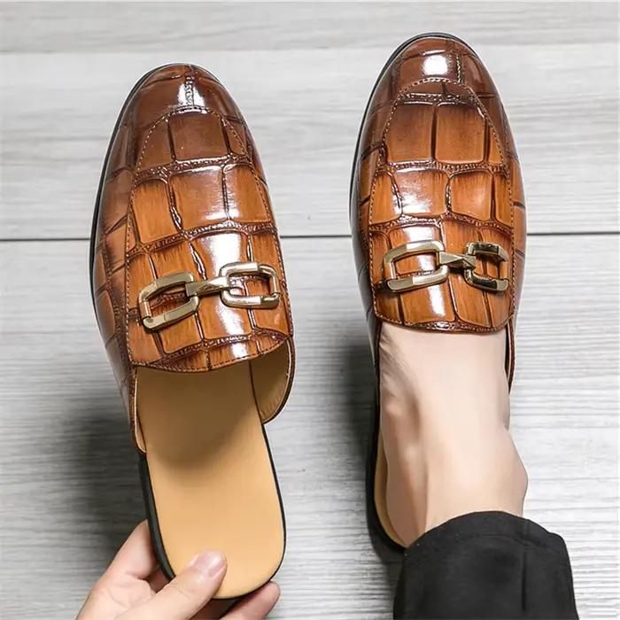Mules décontractées pour hommes motif alligator style britannique chaussures d'été confortables et durables pour homme occasions spéciales