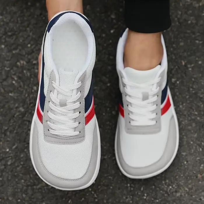 Chaussures à bout large pour hommes