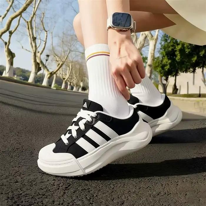 Chaussures à plateforme noires et blanches Adidas pour femmes et hommes, baskets décontractées en cuir pour skateboarding et occasions quotidiennes