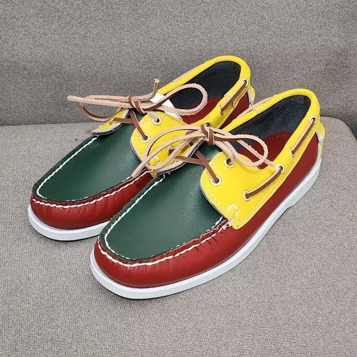 Chaussures bateau classiques en cuir véritable faites à la main