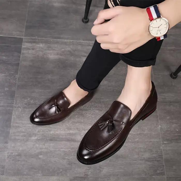 Nouveaux hommes britanniques noir marron glands sans lacet Oxford chaussures en cuir mocassins mariage bal retour chaussures Zapatos Hombre