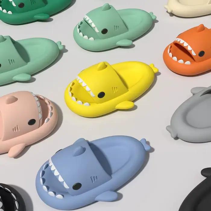 Pantoufles requin grande taille 46 47, semelle épaisse de 4cm, diapositives de bain pour femmes et hommes, chaussures à plateforme pour Couple, tongs souples, sandales de plage d'été, nouvelle collect