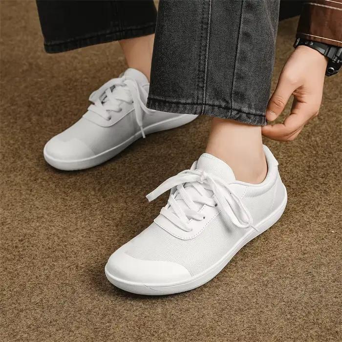 Chaussures pour hommes à bout large