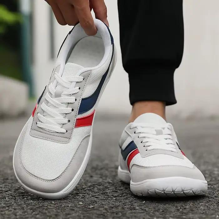 Chaussures à bout large pour hommes