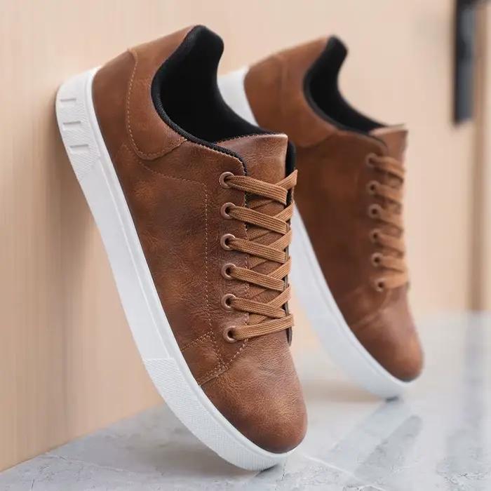 2026 chaussures pour hommes nouveau Style quatre saisons à la mode polyvalent fond souple blanc chaussures décontractées respirant été Zapatillas Hombre