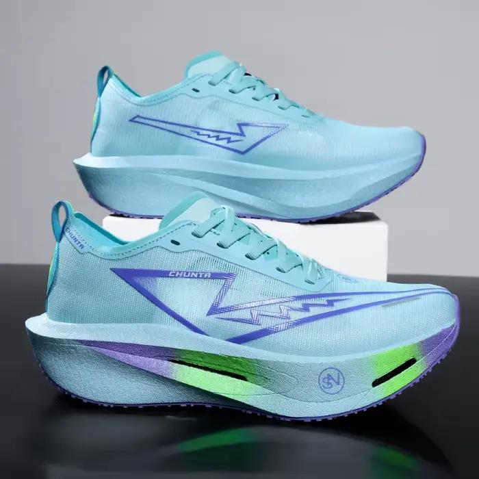 Chaussures de course avec plaque en carbone
