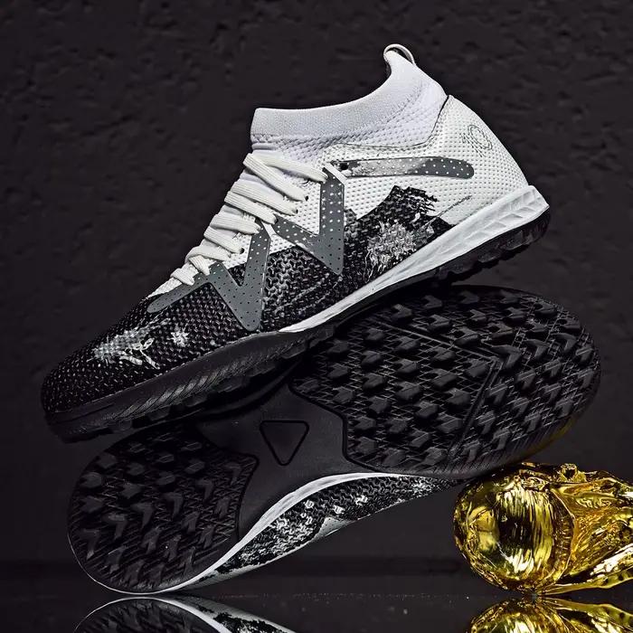 Chaussures de football en tissu PU