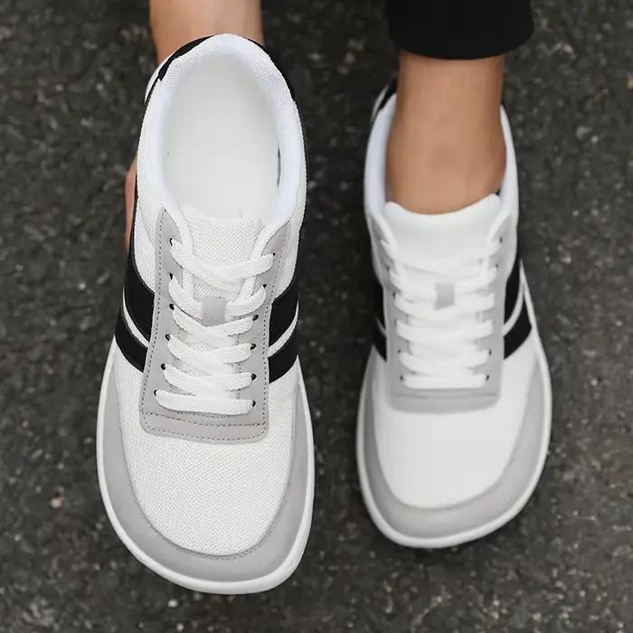 Chaussures à bout large pour hommes