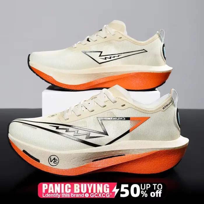 Chaussures de course à pied avec semelle en carbone