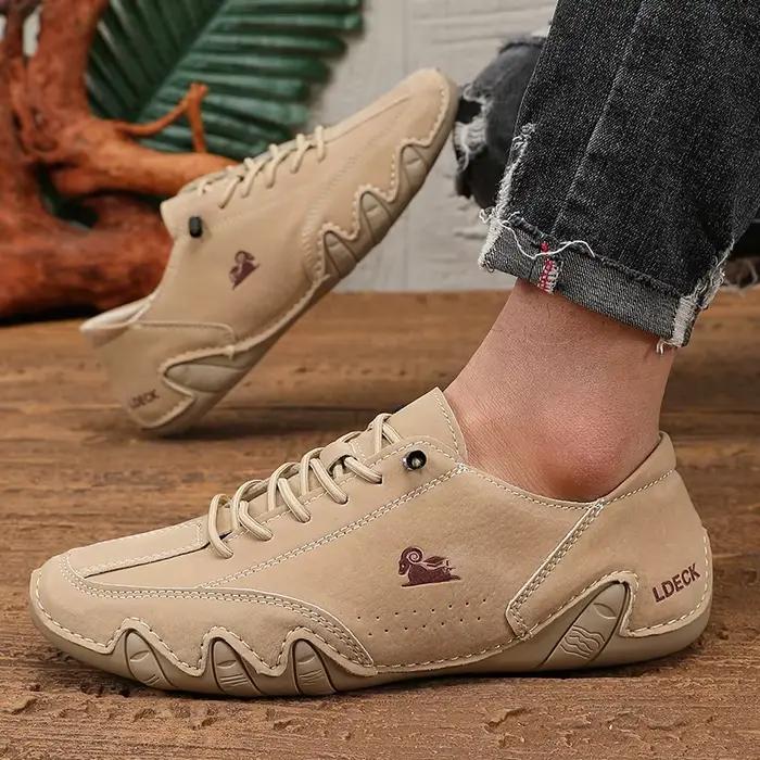 Chaussures de sport de plein air pour hommes design léger respirant mode adaptées chaussures plates décontractées femmes occasions spéciales