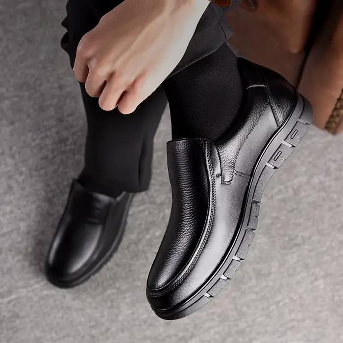 Chaussures en cuir véritable faites à la main pour hommes