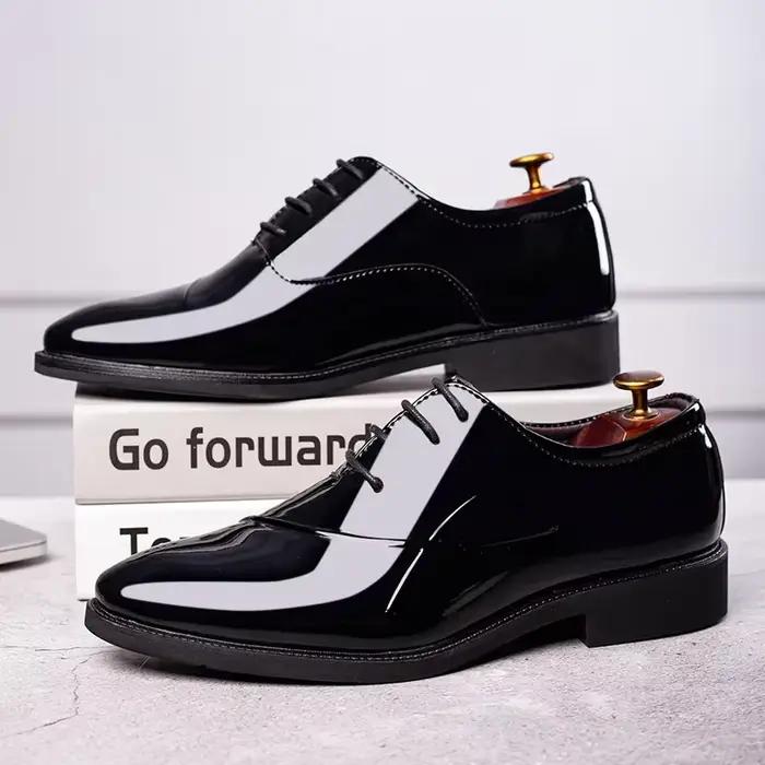 Chaussures en cuir verni brillant pour hommes