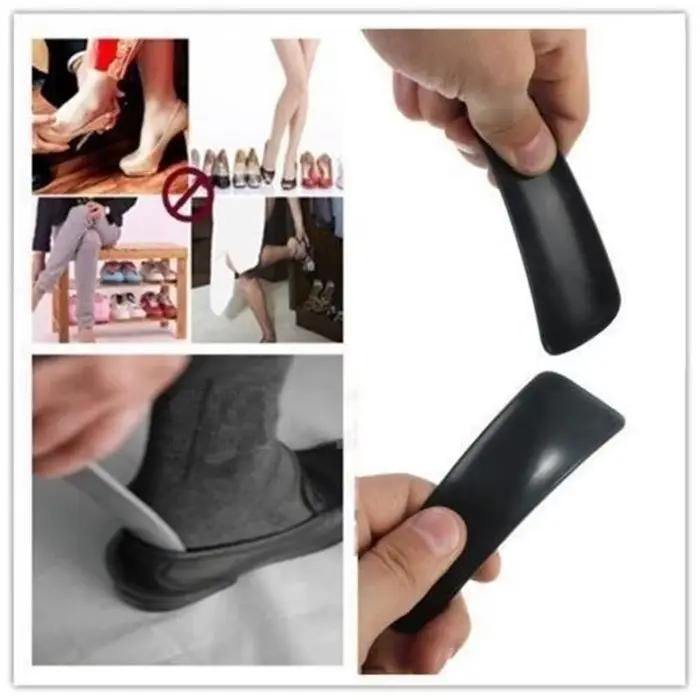Chausse-pied en plastique avec extracteur de chaussures suspendu