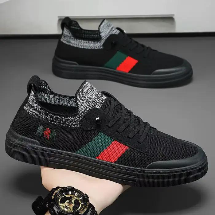 Chaussures décontractées pour hommes en maille respirante, à rayures brodées beige, vertes et rouges