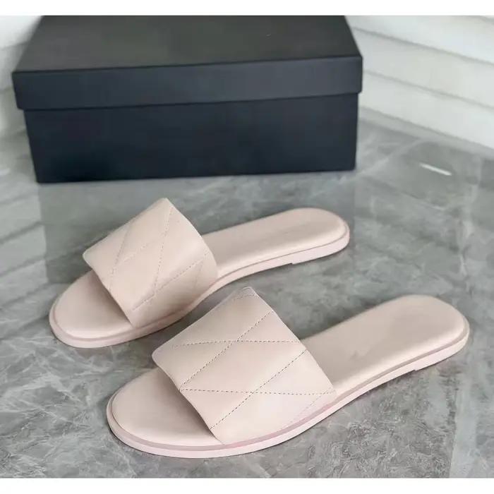 Nouvelles sandales plates décontractées et polyvalentes pour le début du printemps, idéales pour les