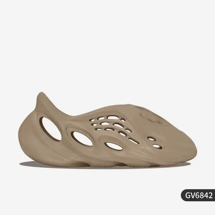 Adidas Authentic Yeezy Foam Runner Sandales légères pour hommes et femmes GV6842