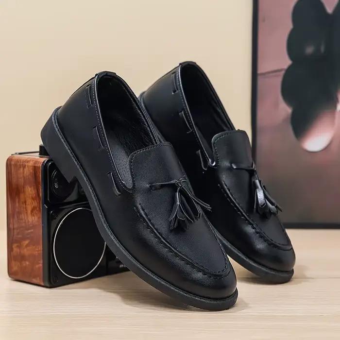 Chaussures en cuir noir pour hommes