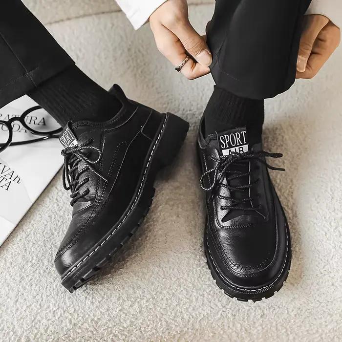 Chaussures en cuir noir à la mode pour hommes
