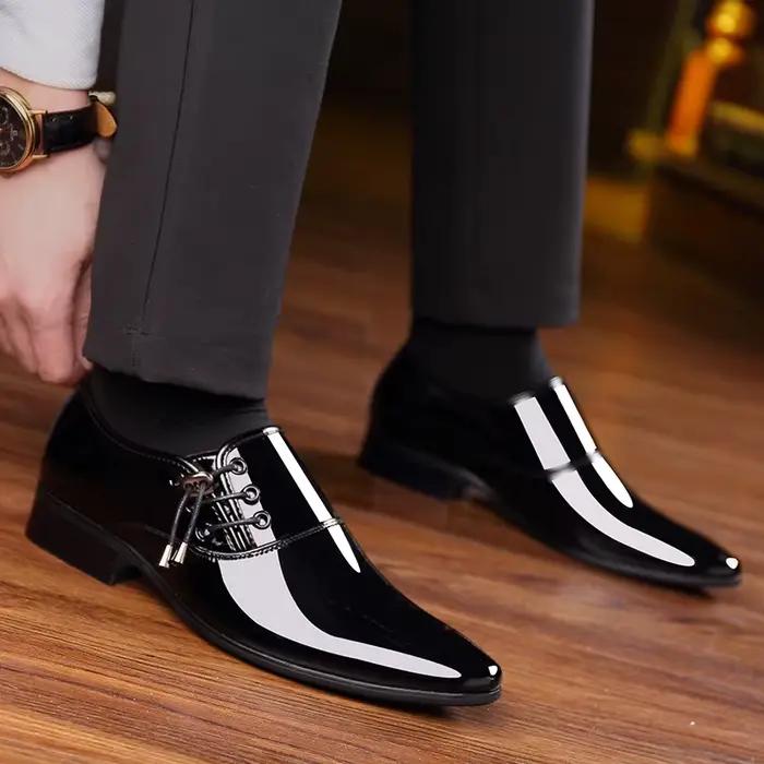 Chaussures classiques en cuir verni pour hommes