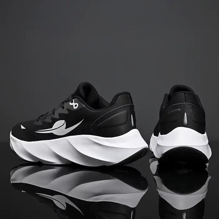 Chaussures de course avec plaque en carbone