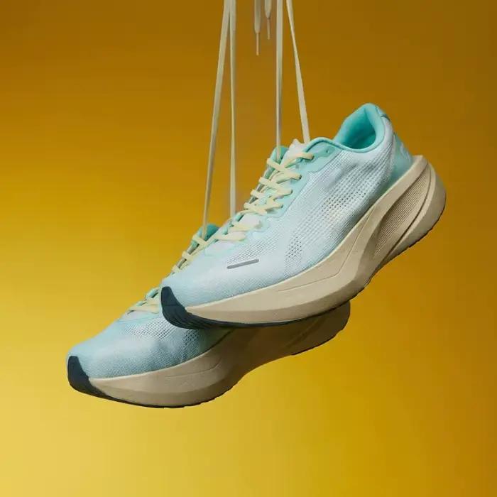 Chaussures de course de marque originale pour hommes et femmes, chaussures de sport de bonne qualité, chaussures de sport unisexes avec plaque en carbone, chaussures de sport à semelles épaisses pour