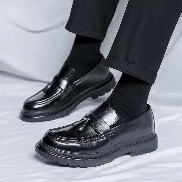 Chaussures Yeinshaars mocassins homme cuir verni semelles en caoutchouc et EVA pour occasions décontractées et élégance urbaine