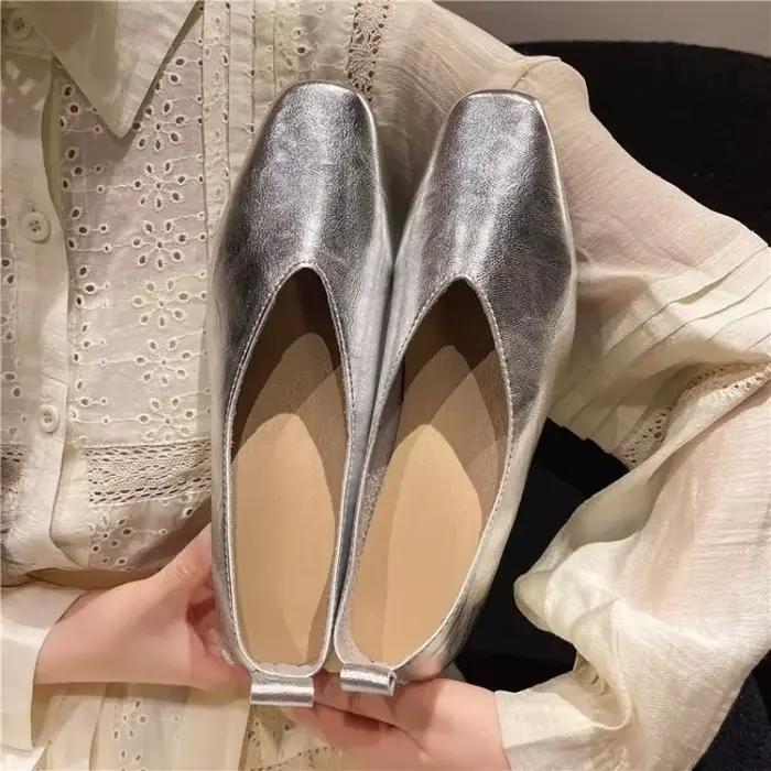 Chaussures simples à bout carré et bouche peu profonde