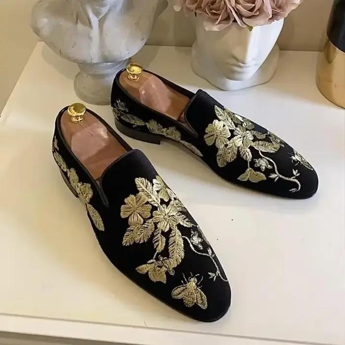 Mocassins en Daim Noir Brodé de Fleurs pour Homme