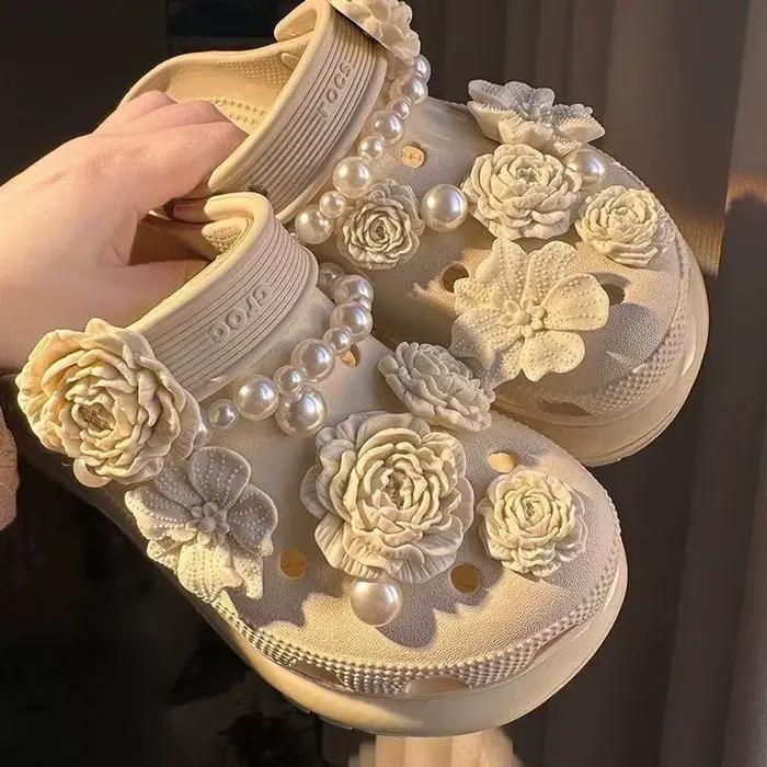 Breloques de chaussures en plastique ornées de motifs floraux 3D pour femmes, accessoires de chaussures décoratifs en blanc, beige, rose, noir et marron