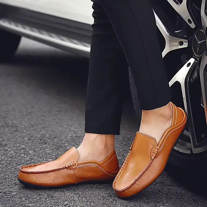Mocassins en cuir de grande taille pour hommes, nouvelles chaussures de printemps décontractées pour la conduite, baskets de marée, taille 37-47