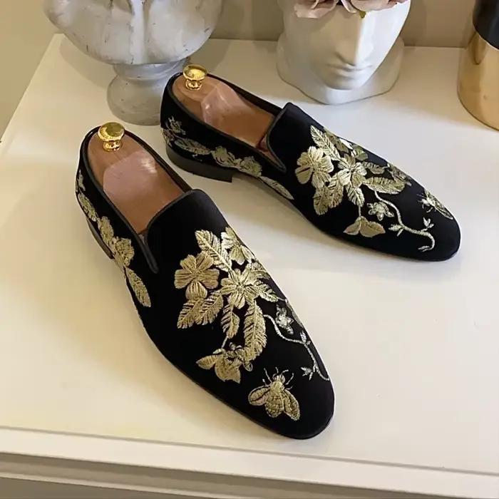 Mocassins en Daim Noir Brodé de Fleurs pour Homme