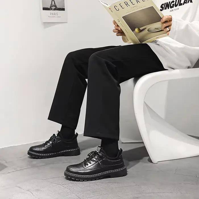 Chaussures en cuir noir à la mode pour hommes