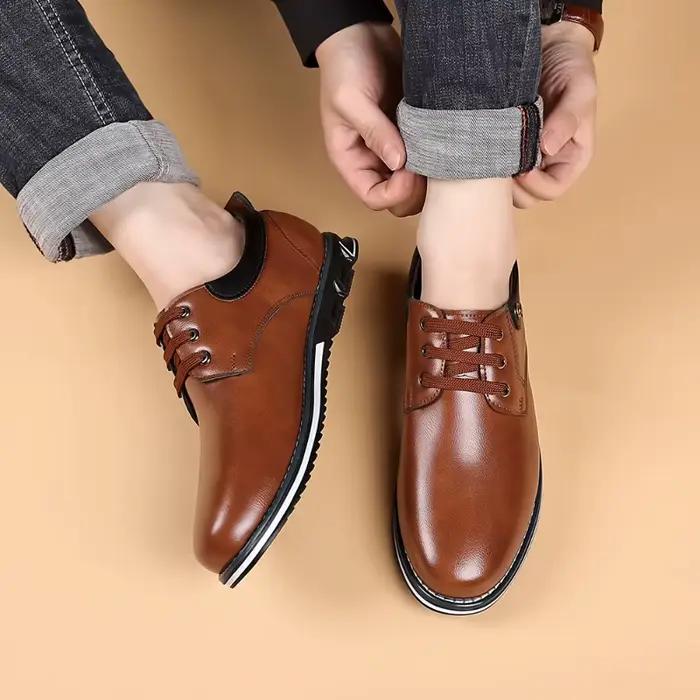 Chaussures d'affaires en cuir marron pour hommes