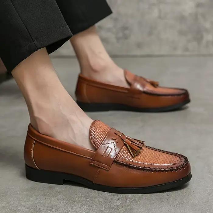 Chaussures habillées pour hommes bout pointu en cuir décontractées pour bureau et carrière occasions sociales et formelles