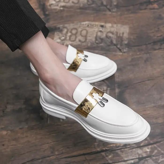 Mocassins à petits pompons blancs à semelle épaisse résistants à l'usure pour hommes