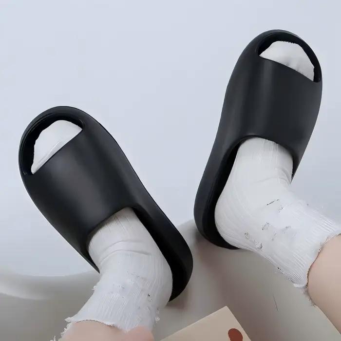 Pantoufles antidérapantes en EVA pour hommes confort douillet et sécurité pour maison et salle de bain printemps automne