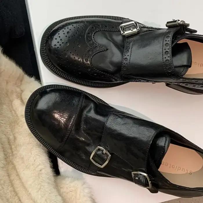 Sans lacet femmes chaussures 2025 nouveau Style loisirs mode appartements femmes chaussures décontracté à la mode en cuir boucle en métal chaussures confortables