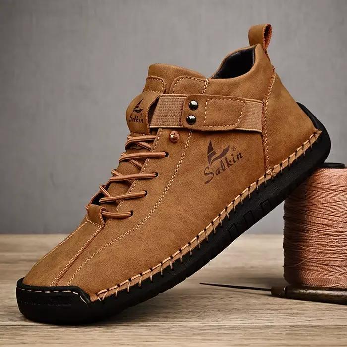 Nouveau 2025 fait à la main en cuir décontracté hommes chaussures Design baskets homme respirant en cuir chaussures bottines en plein air antidérapant marche