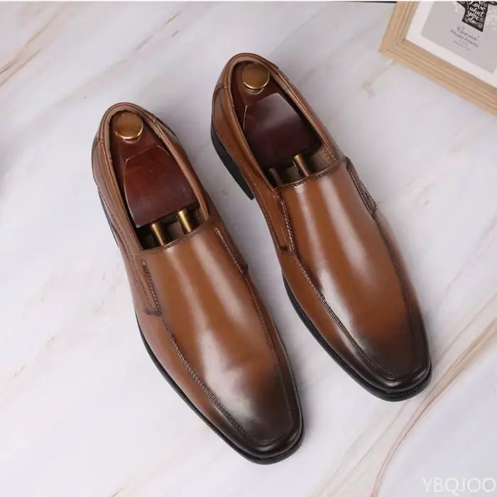 Les chaussures pour hommes simples et confortables à bout carré pour hommes sont légères adaptées au travail quotidien pour les déplacements quotidiens avec un look élégant