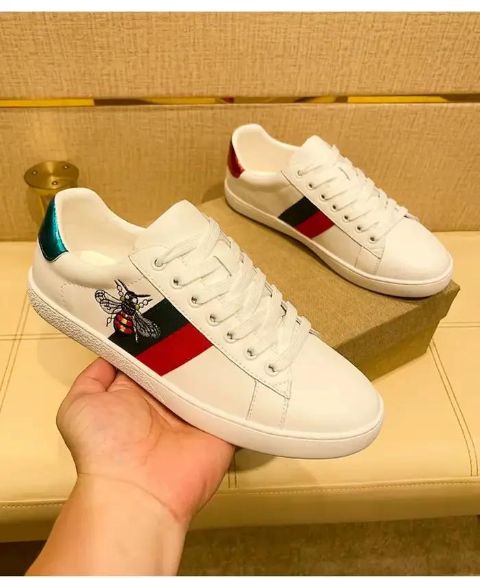 Baskets Homme 2026 Bee Shoes Broderie de Haute Qualité Chaussures de Skateboard Confortables Coupe Basse
