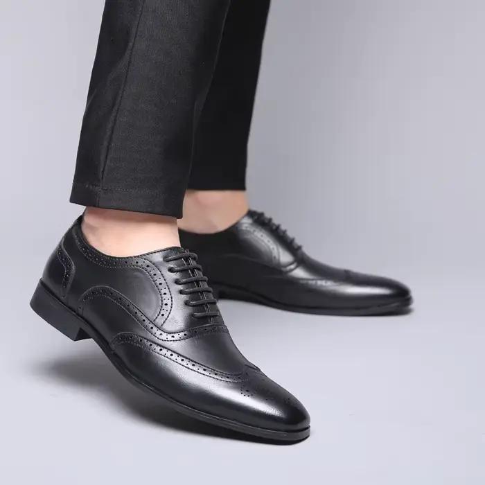 Chaussures Brogue en Microfibre pour Hommes Style Rétro Classique Idéales pour Bureau Mariage Occasions Spéciales